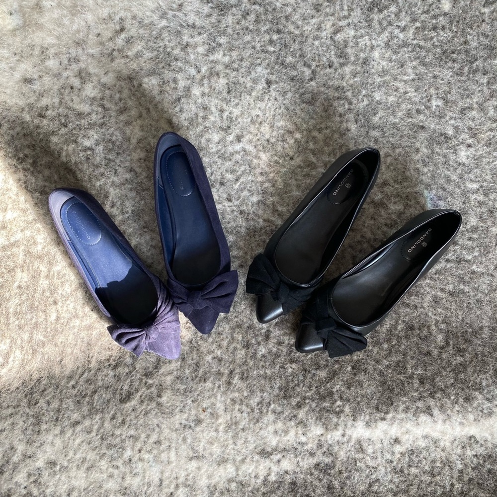 Bandolino Flats Lot of 2 Black & Navy Sz. 6 w/ Bow
